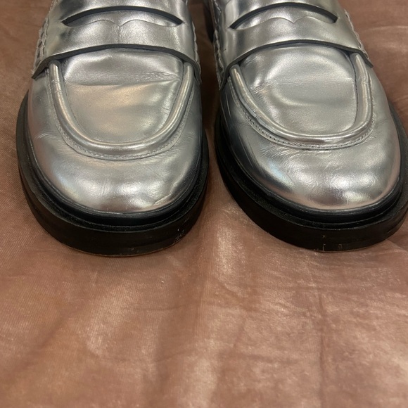 Madewell women's leather Metallic Silver Vernon Loafers size 9 - Picture 3 of 7